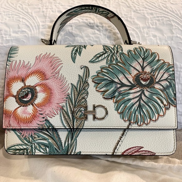 Salvatore Ferragamo new Gancini Bianco Stampa silk pattern handbag purse - Picture 2 of 9